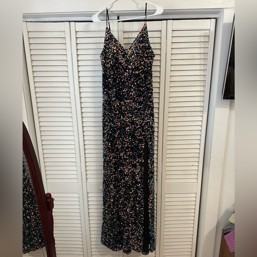 B. Darlin gown like NEW